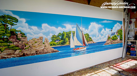 Fresque maritime une peinture murale offrant la vue mer grâce à une fresque trompe-l’œil peinte sûr toile à maroufler