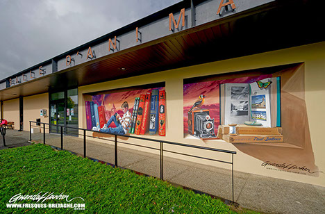 Fresque murale en trompe-l'œil peinte à edern pour la décoration du murs exterieur de l'espace André Angot .