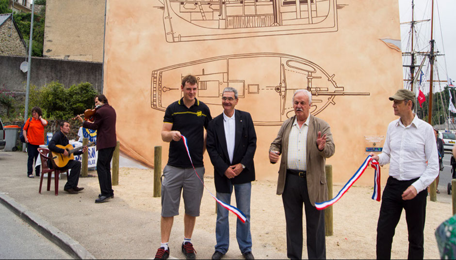 Inauguration fresque port de Morlaix-gwendal larher et Christian le Gall artiste muraliste