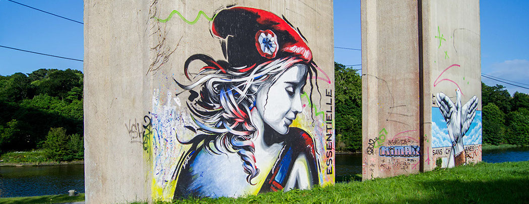 street art Morlaix, portait iconique de la Marianne. Fresque citoyenne
