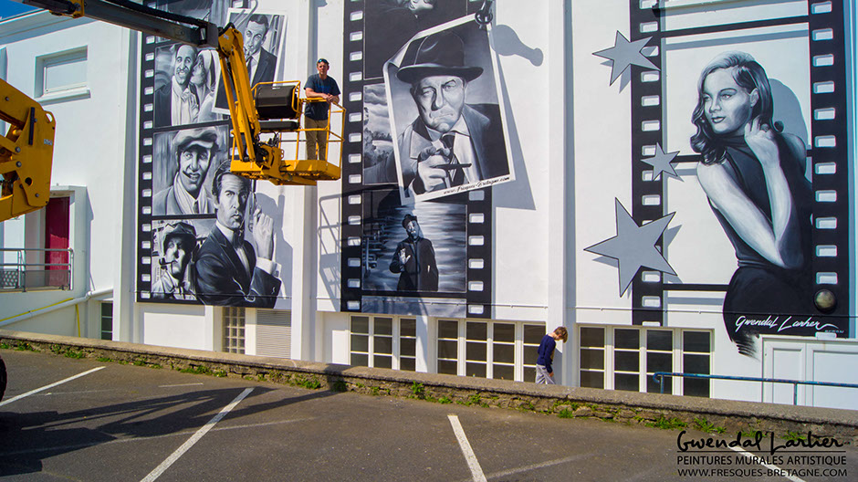 fresque du cinema de plouescat-street art monumentale- personnage acteurs studio