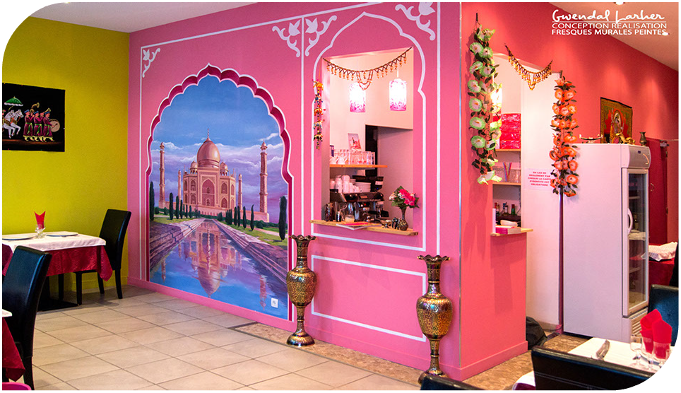 Décoration murale immersive Escale Exotique pour restaurant de cuisine du monde, fresque artistique unique visible depuis la vitrine
