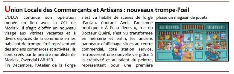 Court article sur de nouveaux trompe-l'œil de Gwendal Larher à Guerlesquin, avec la vitrine peinte d'un magasin de jouets.