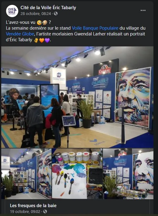 Publication Facebook de la Cité de la Voile Éric Tabarly montrant Gwendal Larher en train de peindre un portrait d'Éric Tabarly au Vendée Globe.
