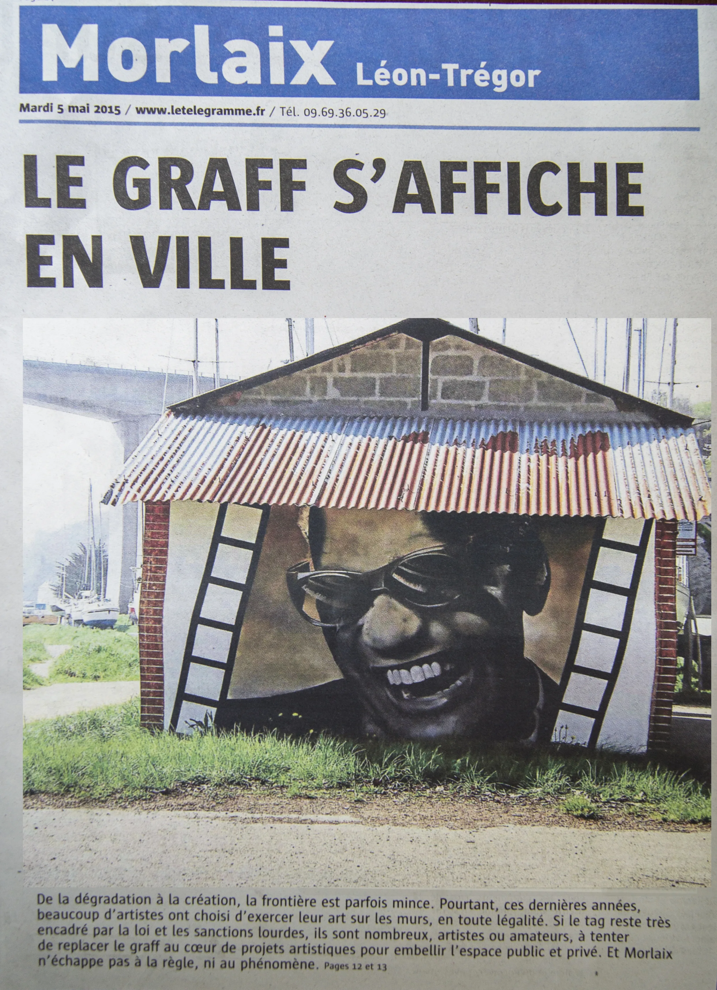 Une du Télégramme Morlaix Léon-Trégor du 5 mai 2015, « Le graff s'affiche en ville », avec une fresque portrait sur un abri de bord de mer.